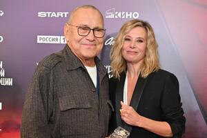 Раскрывшая правду о приемной дочке Высоцкая показала идиллию в доме