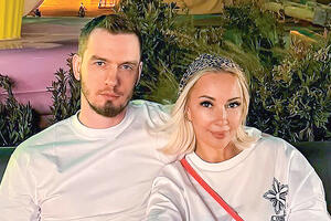 Муж Кудрявцевой показал, ради чего забрал дочку у жены — глаза, полные грусти