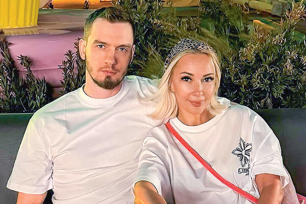 Муж Кудрявцевой показал, ради чего забрал дочку у жены — глаза, полные грусти