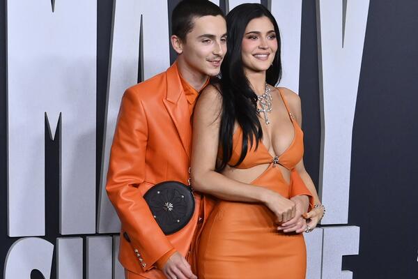 Посмеялись над завистниками: Кайли Дженнер и ее любимый появились вместе на мероприятии  