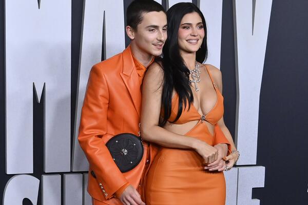 Посмеялись над завистниками: Кайли Дженнер и ее любимый появились вместе на мероприятии  