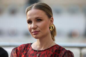 Родившая в 16 лет дочка Валерии Гай Германики вышла с мамой в свет