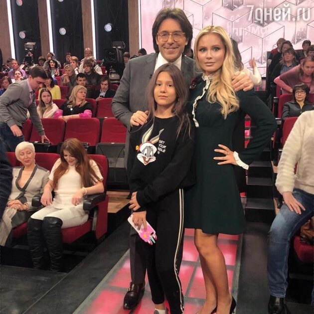 Дана Борисова с дочкой Полиной и Андреем Малаховым