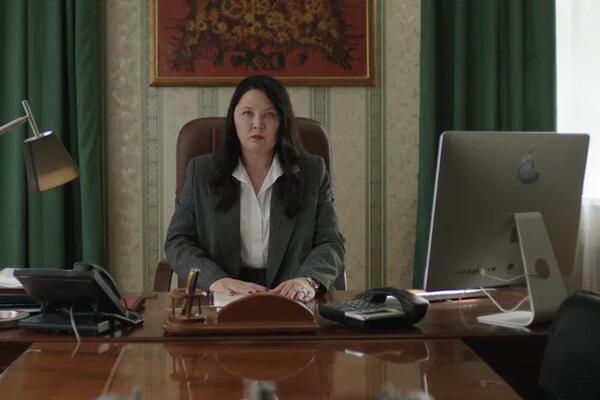 «За строгой маской — нежность»: Юлия Волкова о своей героине в «Великом и могучем»