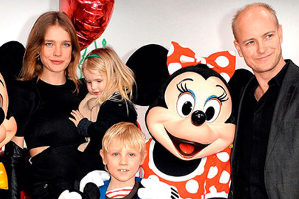 Молодые мамы: кто из звезд раньше всех родил ребенка