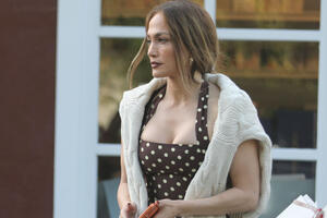 Не могут забыть свои обиды? Лопес и Аффлек демонстративно игнорировали друг друга на шопинге 