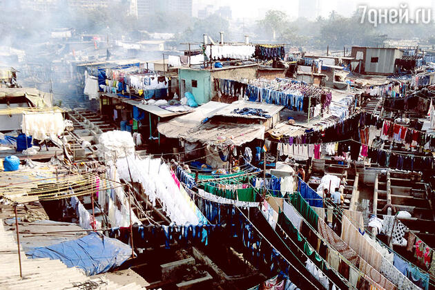 Больше всего поразили трущобы в Мумбаи. Они ничем не отличаются от тех, которые показаны в фильме «Миллионер из трущоб», а зачастую в жизни они выглядят даже хуже. Люди строят себе дома буквально из подручных средств