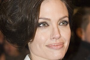 «Она светится от счастья»: влюбленная Анджелина Джоли похорошела  