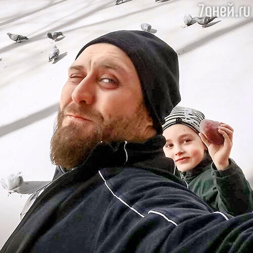 ...и настоящим сыном — Яшей