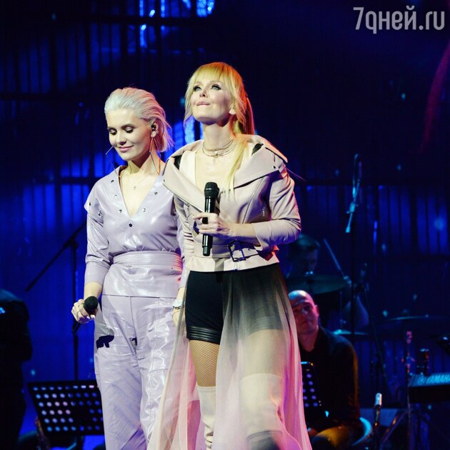 Валерия с дочерью Анной Шульгиной - фото