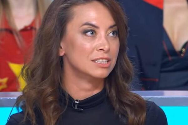 «Висела в шкафу 16 лет»: сестра Жанны Фриске начала носить наряды покойной певицы