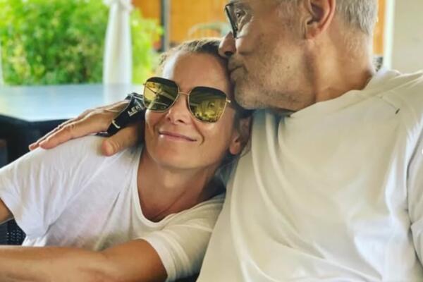 Перешла на новый формат: жена пожилого Кончаловского зарабатывает миллиарды на лекарствах