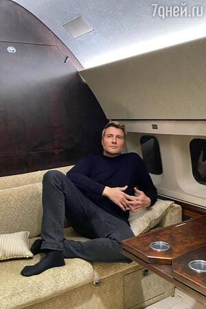 Николай Басков в самолете