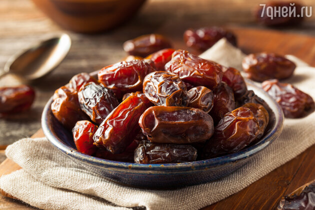 Финики: польза и вред сладких сухофруктов. фото