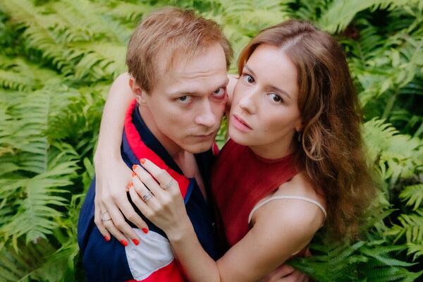 Юра Борисов сражается за любовь: рецензия на фильм «Девятая планета»