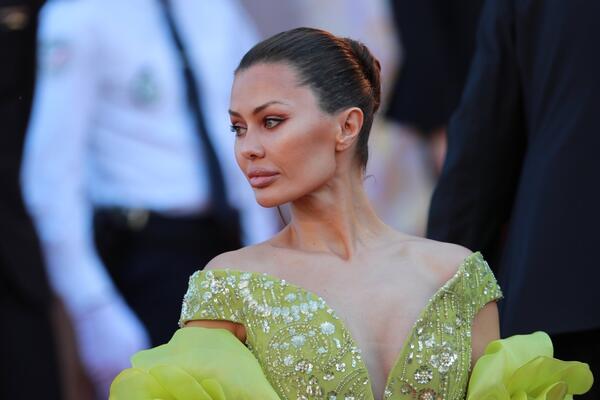 Не стелилась ни под кого: Боню со скандалом выгнали из Дубая