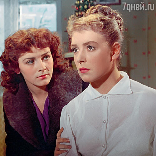 Я хорошенькой была, вся в веснушечках, глазки сияли... О том, чтобы стать актрисой, до поры до времени не думала. Кадр из фильма «Сверстницы»