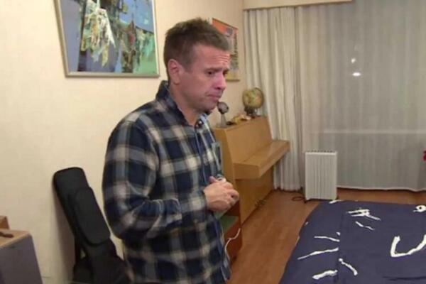 Делал ремонт 20 лет назад: Губин показал свою квартиру с грязным аквариумом