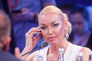 Синяк на все бедро: Волочкова показала последствия своего упорства — не слушала врачей