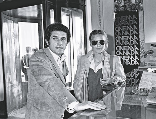Шведская манекенщица Гунилла родила Лелушу дочь Сару