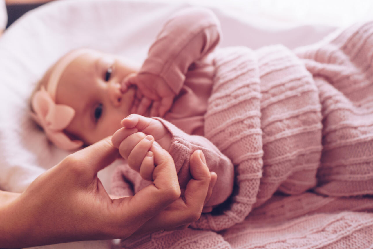 популярные имена 2025, имена для детей в России, топ имен ЗАГС 2025, редкие имена в России, как назвать ребенка, красивые имена для девочек, красивые имена для мальчиков, значение имени ребенка, тренды имен 2025, необычные имена в России