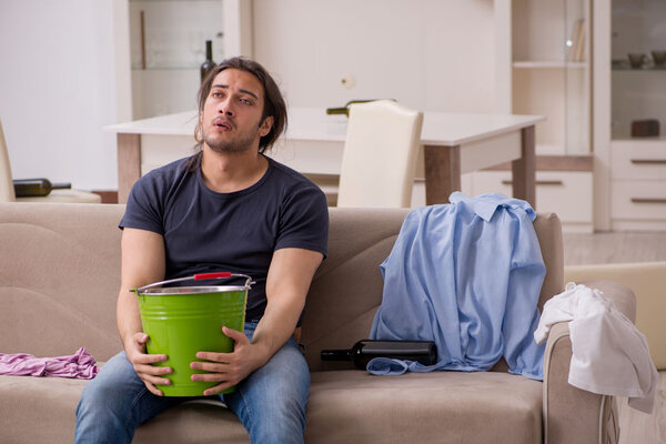 Как вызвать рвоту: быстро в домашних условиях