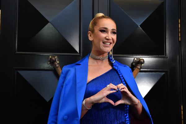 Забирает в Москву? Бузова нашла себе дочку в Африке