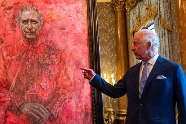 Король ада? Новый портрет Карла III стал объектом троллинга  