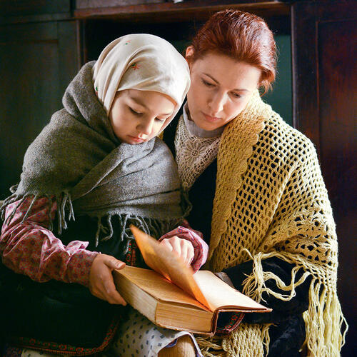 Мария Кабакова и Ольга Красько в сериале «Волчье солнце», 2014 год
