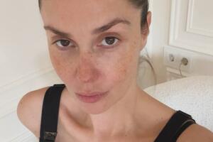 Муцениеце раскрыла свой вес после родов и показала фигуру — прошло лишь полтора месяца