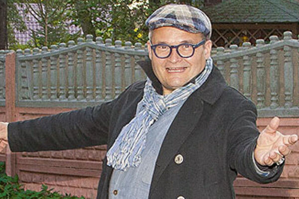 Александр Васильев показал свою квартиру под Калининградом