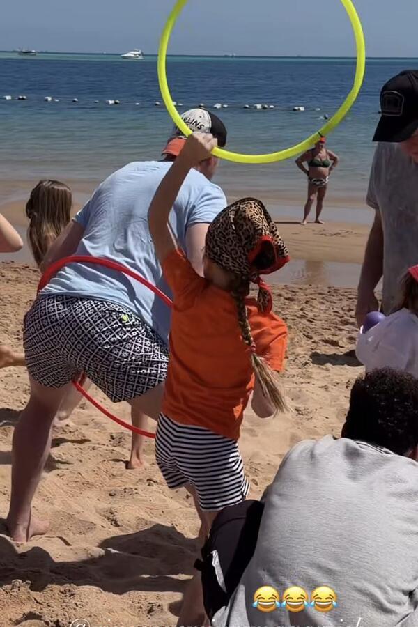 Кудрявцева выставила мужа на отдыхе в неприглядном виде — сняла все на камеру Кудрявцева выставила мужа на отдыхе в неприглядном виде — сняла все на камеру