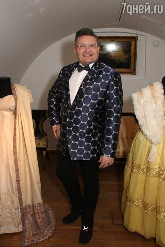 Александр Васильев