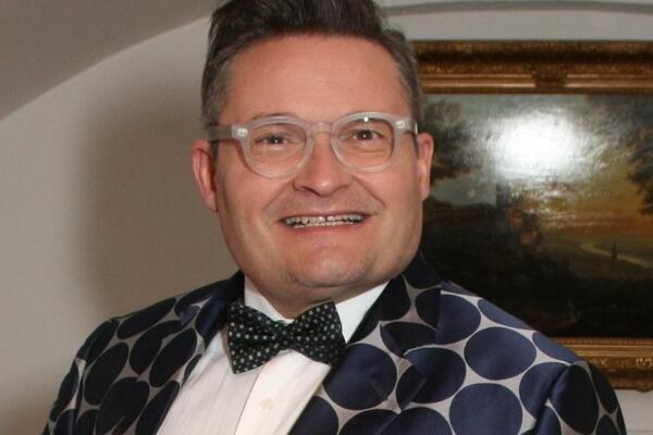 Александр Васильев показал жителям столицы наряды пушкинской эпохи 