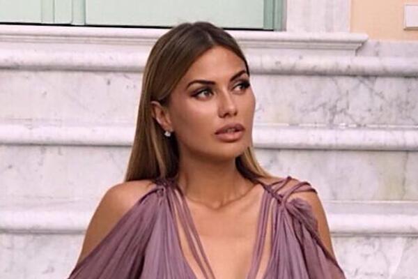 Домработница заставила Викторию Боню извиниться