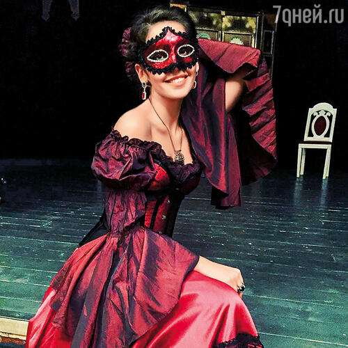 В училище конкуренция была невероятно высокой. Спектакль «Дама-невидимка» Педро Кальдерона на студенческой сцене