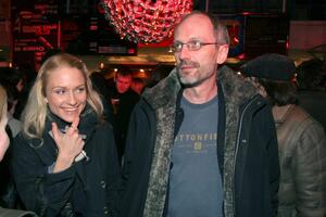 «Попал в плен к брачным аферистам»: Катя Гордон готова спасать женившегося в восьмой раз бывшего мужа