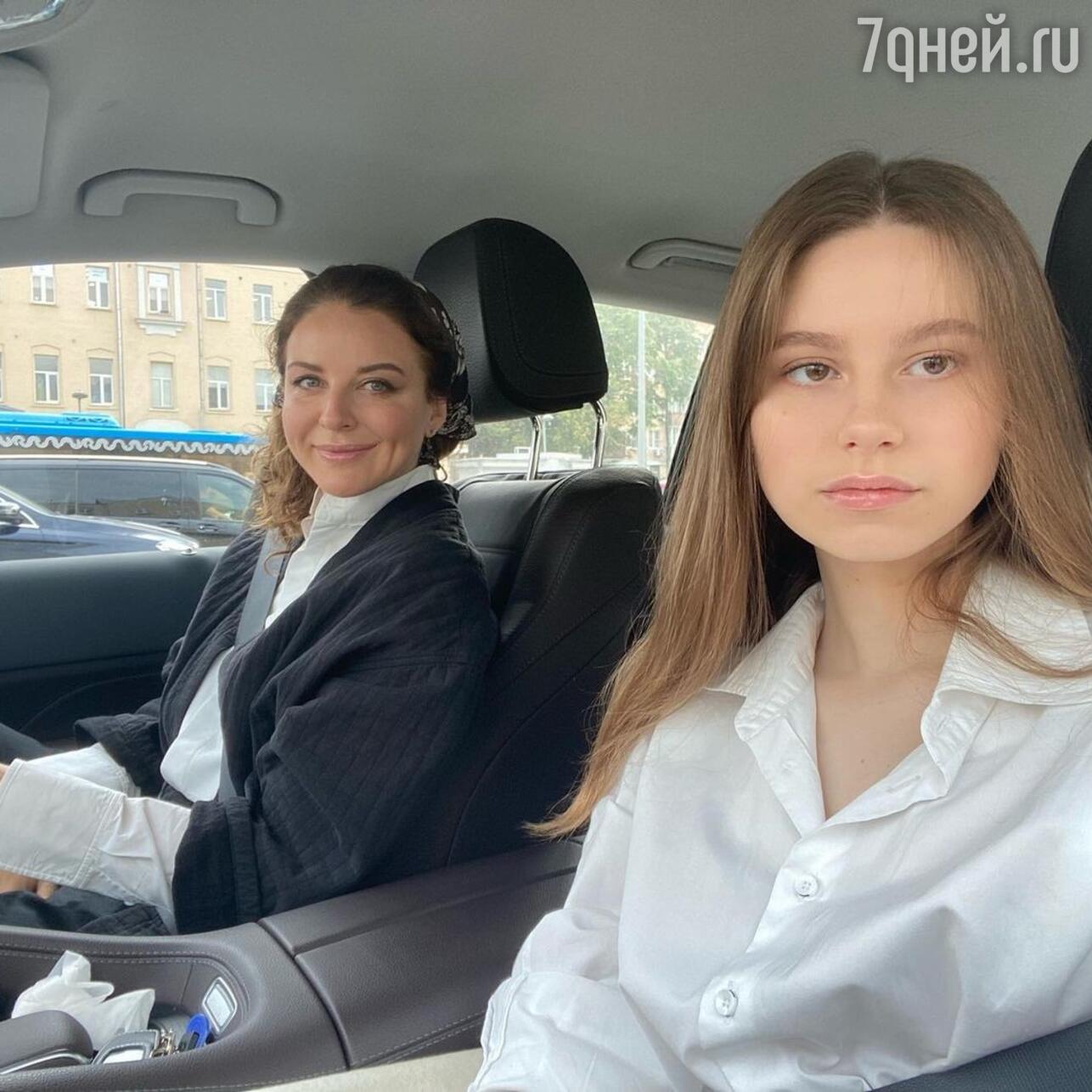 Наталия Власова с дочкой - фото