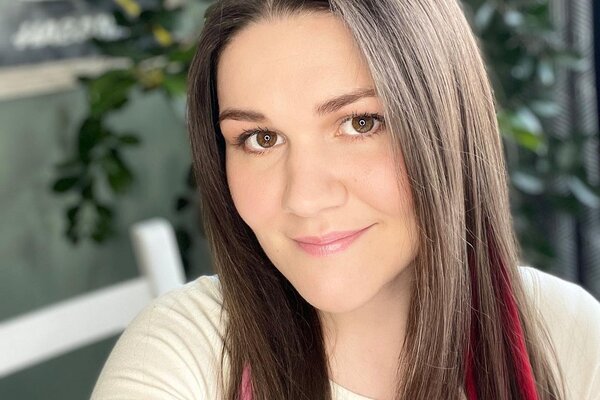 Звезда шоу «Голос» Дина Гарипова поразила фанатов изменившейся внешностью