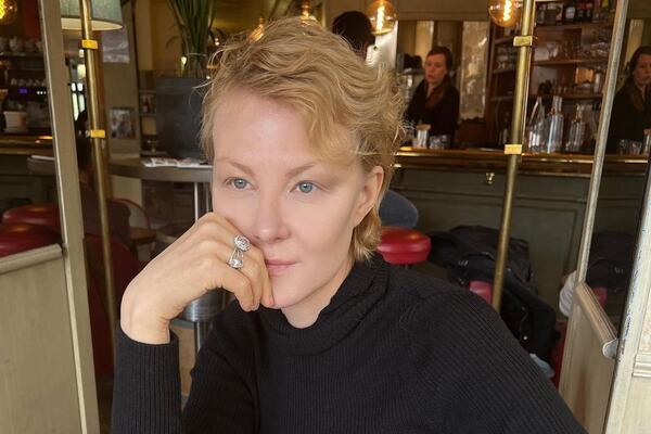 «Я помню все твои трещинки»: 59-летняя Рената Литвинова удивила фото без макияжа