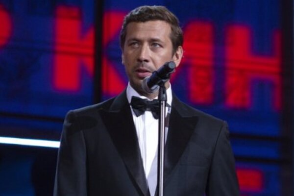 Мерзликин использовал звезд на «Кинотавре» в качестве массовки 