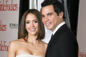 Кэш Уоррен отреагировал на роман своей все еще супруги Джессики Альбы с Дэнни Рамиресом 