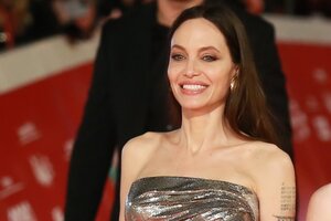 Красавицы: дочки Джоли едва не затмили маму на премьере 