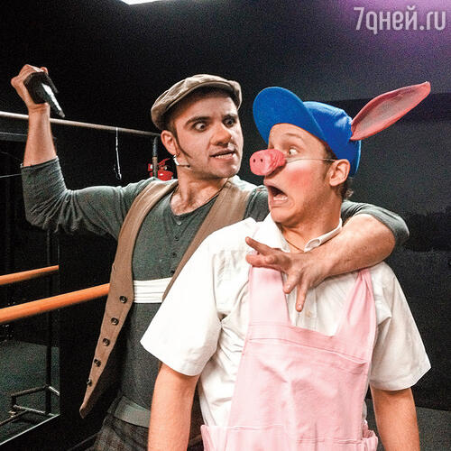 С Данилом Стекловым в спектакле «Однажды в деревне»