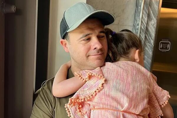 «Афиночка так быстро выросла!»: Эмин показал 3-летнюю дочь в родном городе Гавриловой