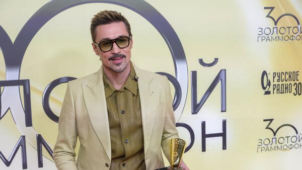 Дима&nbsp; Билан заявил, что влюблен и сообщил о венчании — поклонницы в недоумении