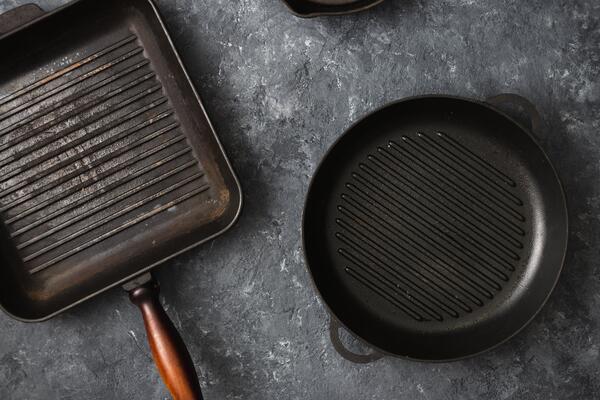 Избавьтесь от металлических мочалок: как отмыть слой копоти, не царапая посуду