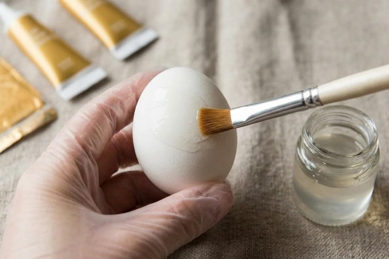 Пасхальное яйцо в технике золочения поталью