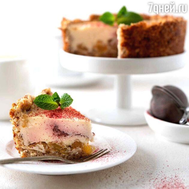 Пирог с клубникой и творожной заливкой: рецепт десерта без сахара от фудблогера Екатерины Семибратовой. фото