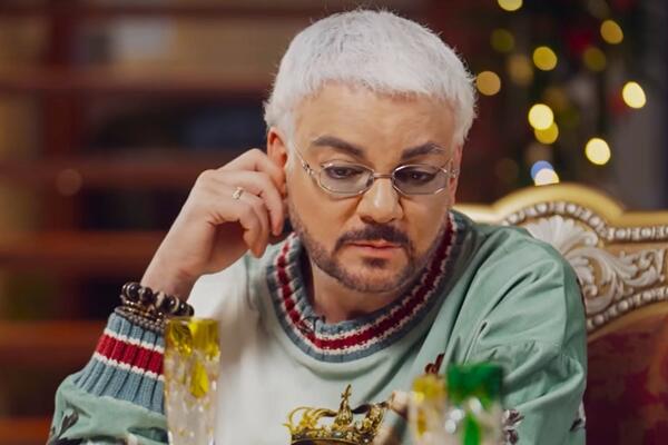 Муза Киркорова показала новую грудь — певец оказался любителем пышных форм